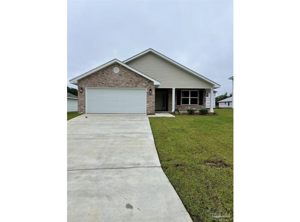 932 Rustling Pines Rd, Cantonment, FL 32533