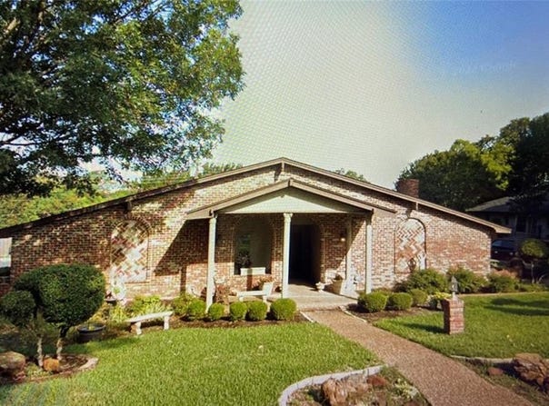 909 Overhill Drive, Bedford, TX 76022
