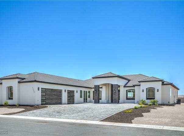 1525 Heights Drive, Logandale, NV 89021