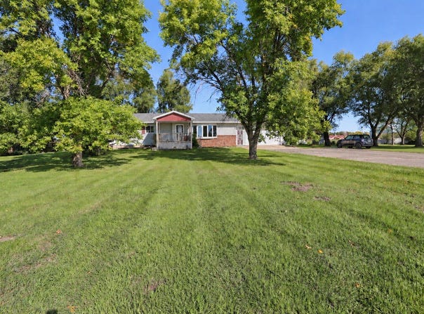3615 E Melgaard Road, Aberdeen, SD 57401