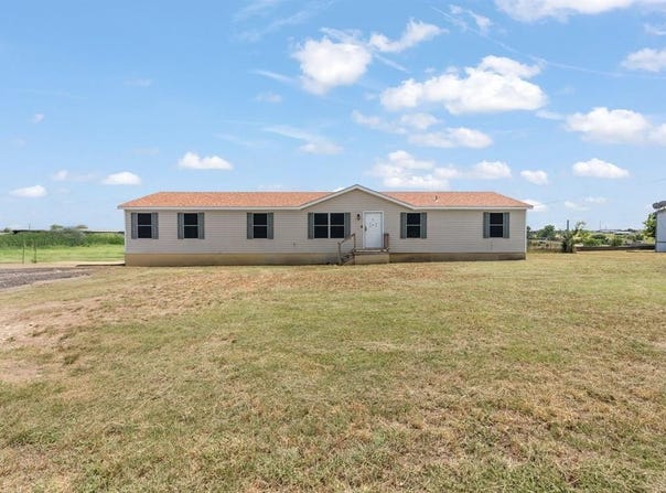 5609 Texas Street, Joshua, TX 76058
