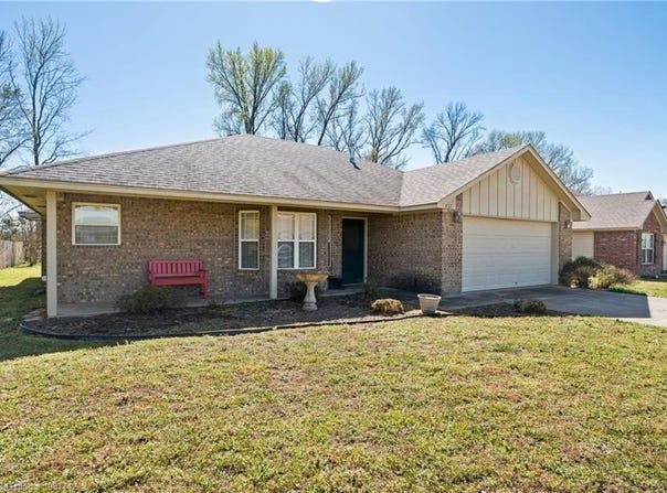 437 Riley Drive, Alma, AR 72921