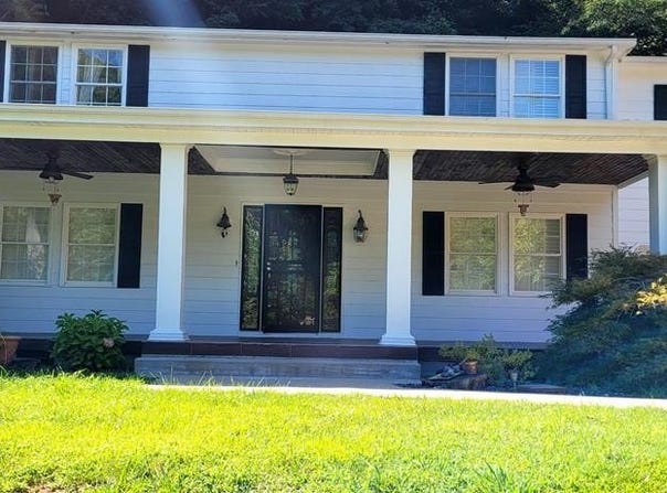 313 Town Mountain Road, Pikeville, KY 41501