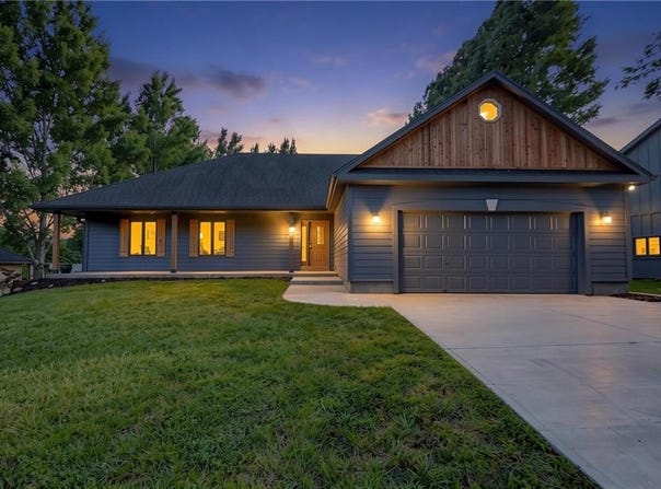 1103 Brookside Place, Raymore, MO 64083