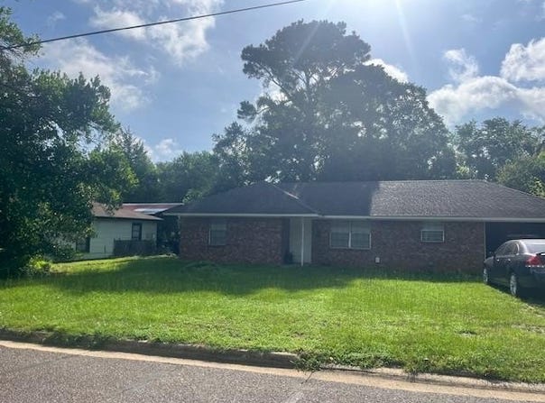 813 Wells, Nacogdoches, TX 75964