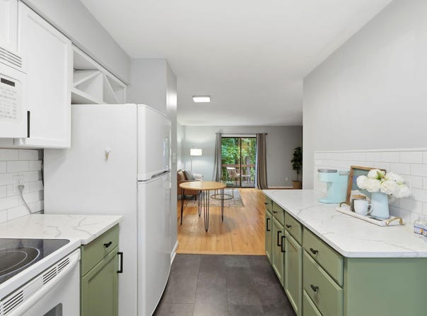111 Weatherstone Drive, Chapel Hill, NC 27514