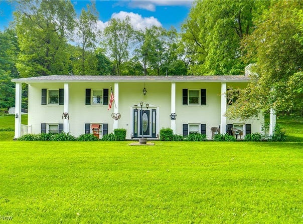 514 Michael Lane, Zoar, OH 44697