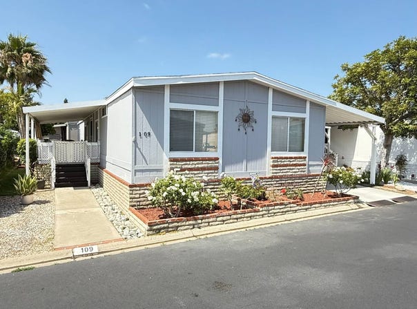 692 North Adele St, Orange, CA 92867