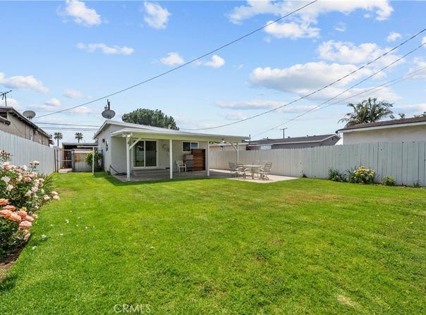 941 N Brand Boulevard, San Fernando, CA 91340