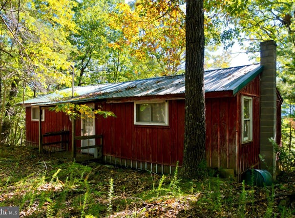 195 HINKLE MT Road, MOOREFIELD, WV 26836