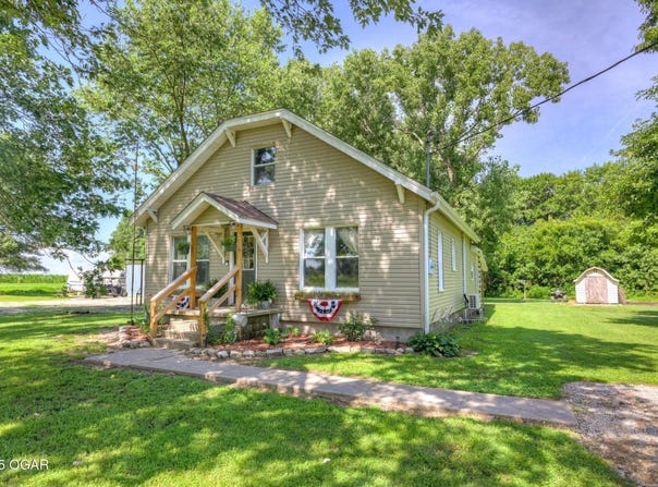 605 SE 10th Lane, Lamar, MO 64759
