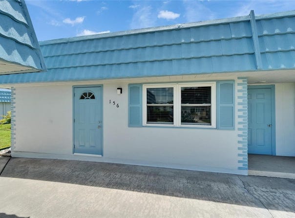302 ANDOVER PLACE, SUN CITY CENTER, FL 33573