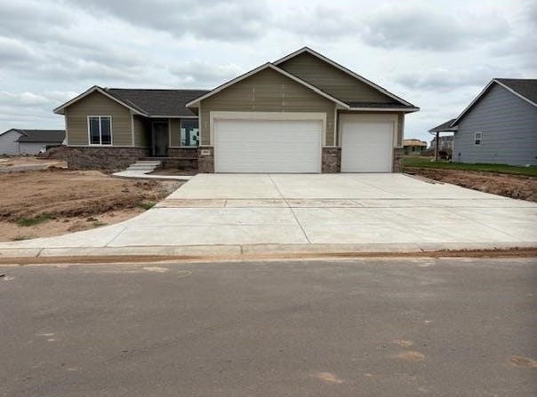 10943 W Sondra Ct, Maize, KS 67101
