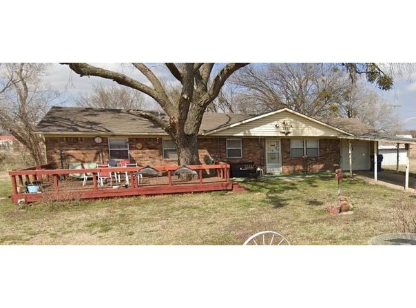 302 W Chickasaw Street, Wynnewood, OK 73098