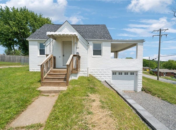 303 Sinclair St, New Kensington, PA 15068