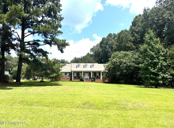 13 Sara Lane, Natchez, MS 39120