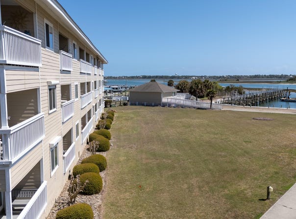650 Cedar Point Boulevard, Cedar Point, NC 28584
