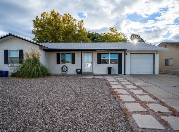 1236 Hupmobile Drive NE, Albuquerque, NM 87112