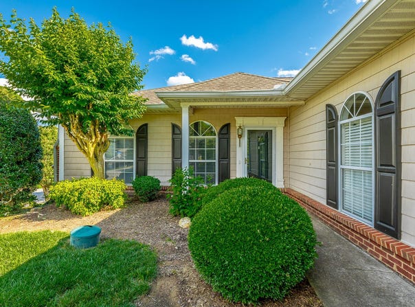 901 W Summit Drive, Dalton, GA 30721