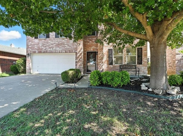 3844 Irish Setter Drive, Fort Worth, TX 76123