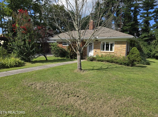 76 Daisy Ave, Crossville, TN 38555