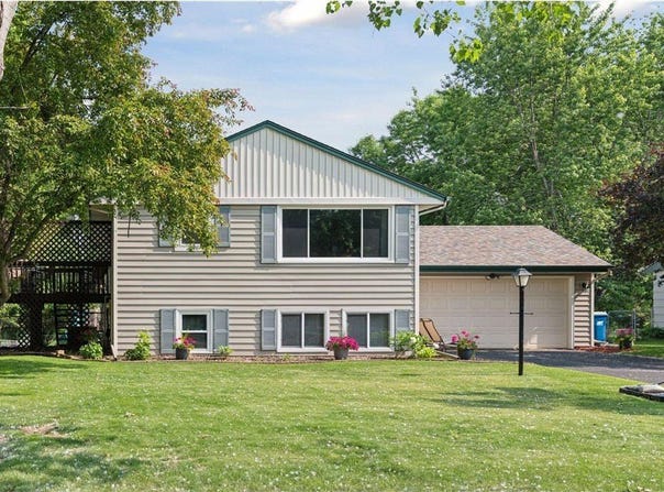 9826 129th Avenue N, Champlin, MN 55316