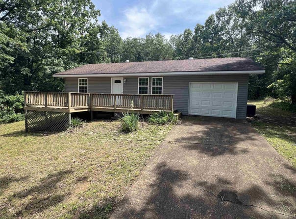 901 W Tri Lakes Drive, Horseshoe Bend, AR 72512