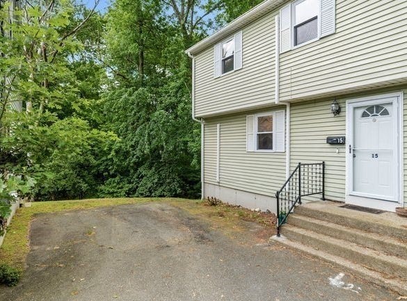 15 Cove Ave, Framingham, MA 01702