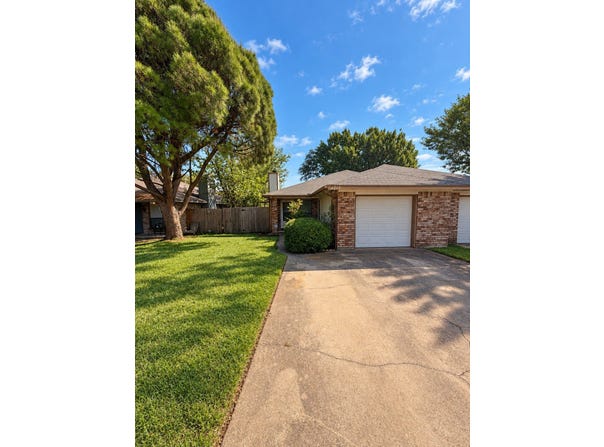4215 Wingrove Drive, Arlington, TX 76015
