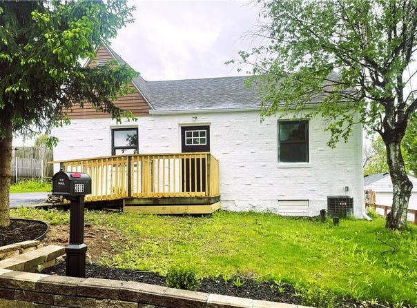 2616 Kenview Dr, Lower Burrell, PA 15068