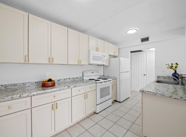 5190 E Sabal Palm Boulevard, Tamarac, FL 33319