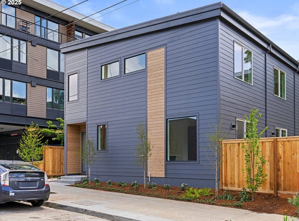 4960 SE Caruthers ST, Portland, OR 97215