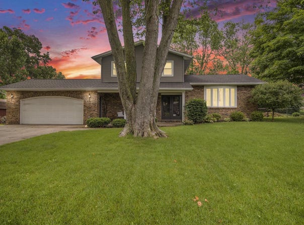 17822 Darden Road, South Bend, IN 46635-1114