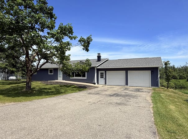 5361 E M-32, Gaylord, MI 49735