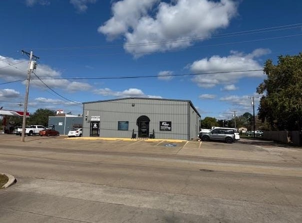 105 E Wilkins, Angleton, TX 77515