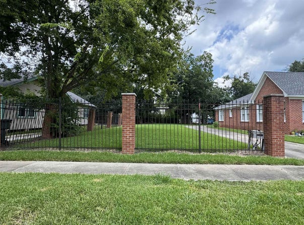 2570 mcfaddin st, Beaumont, TX 77702