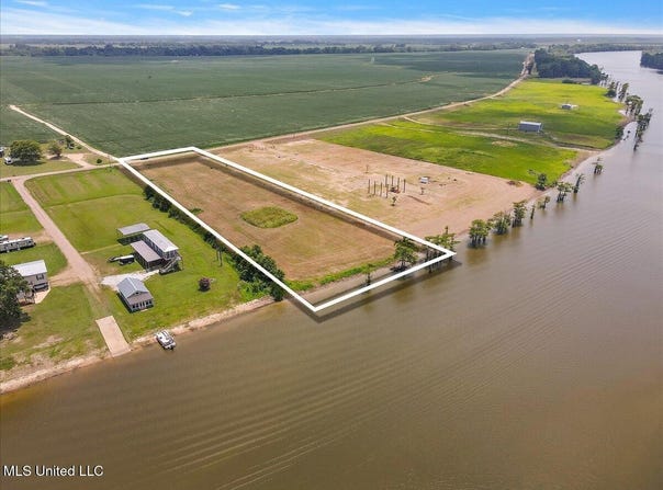 1511 Deerfield Road, Yazoo City, MS 39194