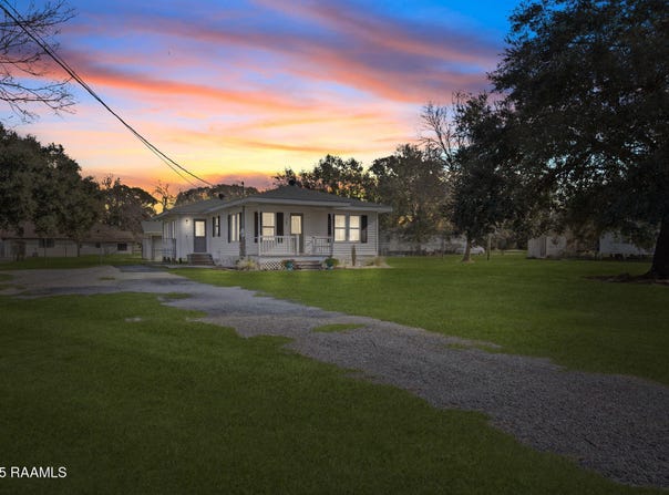 708 Janine Drive, Youngsville, LA 70592
