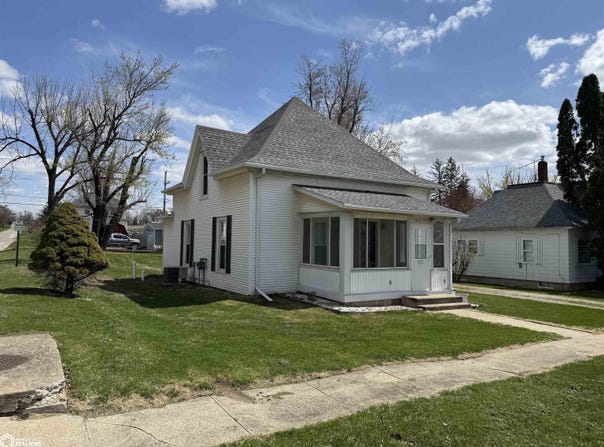 601 S Broadway Street, Toledo, IA 52342