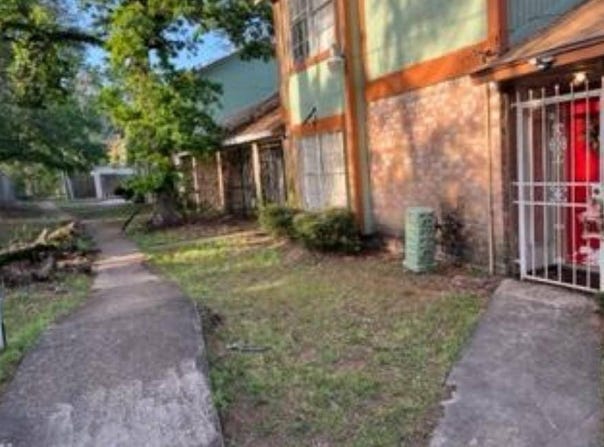 12327 Village Dr, Houston, TX 77039