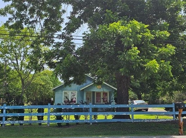 812 N Waldrip Street, Grand Saline, TX 75140