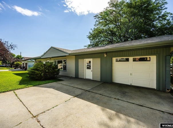 65 Park Lane, Buffalo, WY 82834-0000