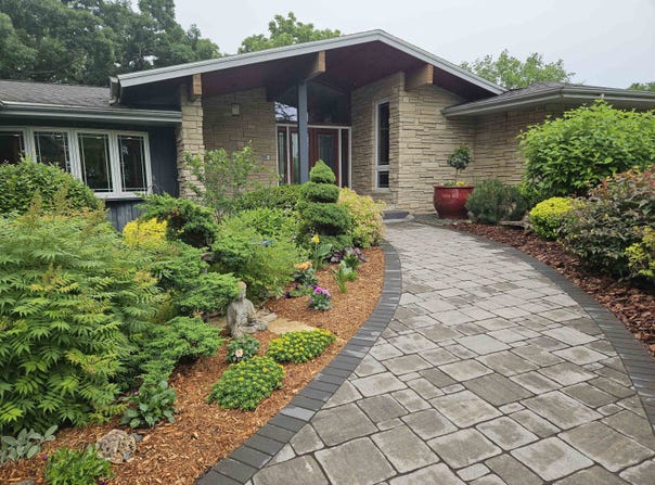 1 Sandy Oak Drive, Viroqua, WI 54665