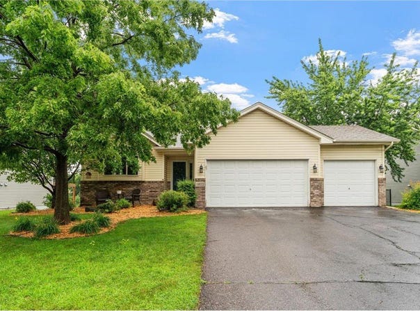 11622 Meadowbrook Avenue NE, Hanover, MN 55341