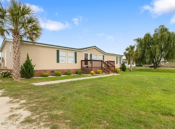 119 Life Boulevard, Richlands, NC 28574