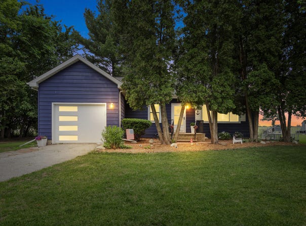 2598 Tilden Ave, Delavan, WI 53115