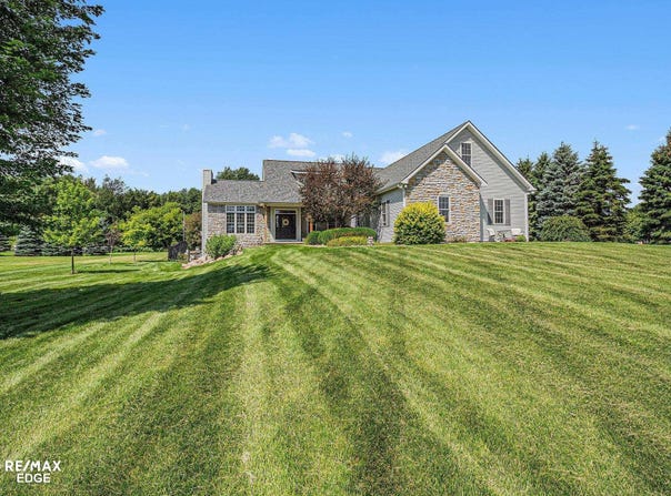 1077 Christine, Lapeer, MI 48446