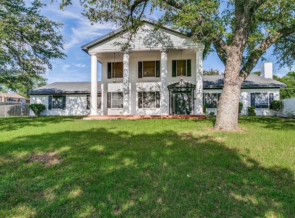 2 Linderhof Circle, Bedford, TX 76022
