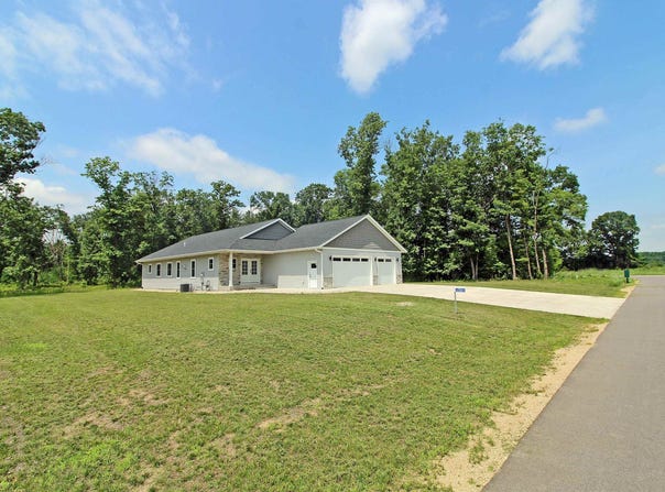 S12829 Spruce Trail, Spring Green, WI 53588