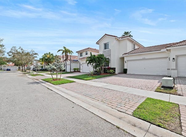 18746 SW 27th Ct, Miramar, FL 33029